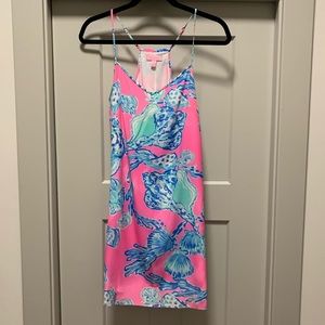 Lily Pulitzer shift dress in XS. Vibrant pinks and blue hues. Worn once.